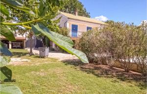 Maisons de vacances Stunning home in Carpentras with Outdoor swimming pool, WiFi and 4 Bedrooms : photos des chambres