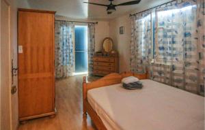 Maisons de vacances Awesome Home In Carpentras With Outdoor Swimming Pool : photos des chambres