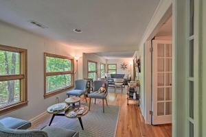 Chic House with Private Dock on Lake Hartwell!