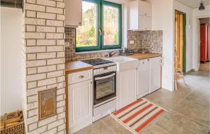 Nice Apartment In Nowe Warpno With Wifi