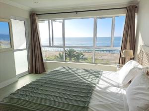3 Bedroom Sea Facing Family Apartment Cape Town Moullie Point