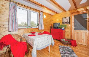 Nice Home In Ustka-Przewloka With Wifi