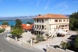 Apartments with parking space Soline, Krk - 19198 