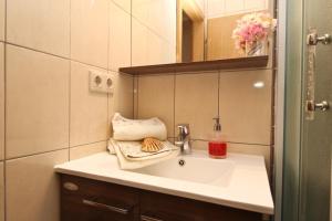 Apartments with parking space Soline, Krk - 19198