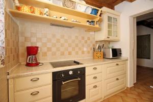 Family friendly house with a swimming pool Draga Bascanska, Krk - 19204