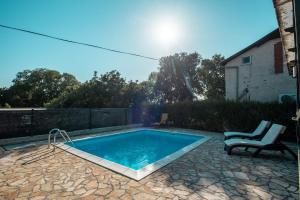 Family friendly apartments with a swimming pool Pakostane, Biograd - 18980