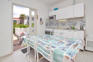 Apartments and rooms with parking space Baska, Krk - 19215