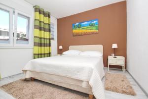 Apartments and rooms with parking space Baska, Krk - 19215