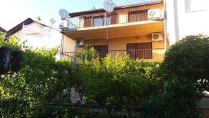 Apartments with WiFi Vodice  18959