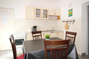 Apartments with parking space Baska, Krk - 19220