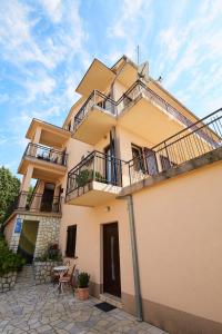 Apartments and rooms with parking space Crikvenica - 19125 