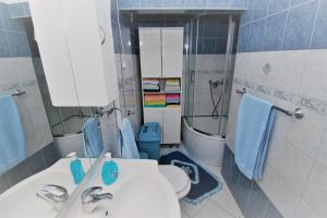 Apartments by the sea Postira, Brac - 18971