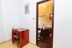 Apartments and rooms with parking space Crikvenica - 19125