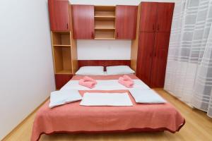 Apartments and rooms with parking space Crikvenica - 19125