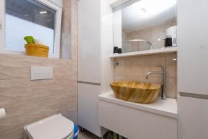 Apartments with parking space Trogir - 19213