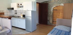 Apartments with parking space Novi Vinodolski - 18968