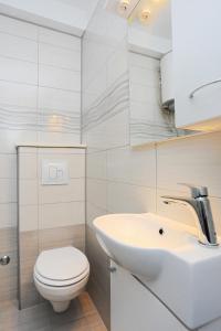 Apartments with parking space Mastrinka, Ciovo - 18954