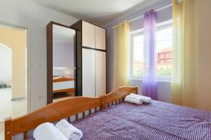 Apartments by the sea Kali, Ugljan - 19137