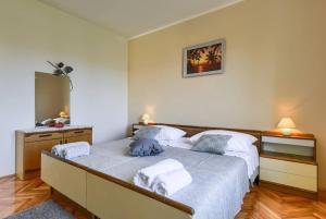 Apartments by the sea Kali, Ugljan - 19137