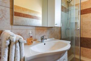 Apartments by the sea Kali, Ugljan - 19137