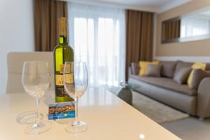 Family-friendly apartments with swimming pool Makarska - 19147