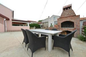 Apartments by the sea Tkon, Pasman - 19024