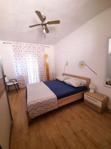 Apartments by the sea Pakostane, Biograd - 19005