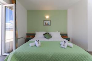 Rooms by the sea Supetar, Brac - 19049