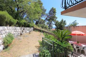 Apartments by the sea Drvenik Donja vala, Makarska - 19006