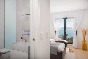 Seaside luxury villa with a swimming pool Zaostrog, Makarska - 19037