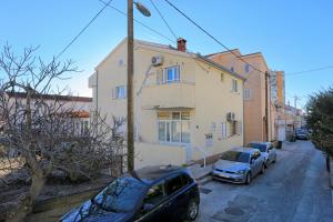 Apartments with a parking space Split - 19039