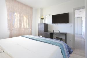 Apartments with parking space Kastel Gomilica, Kastela - 19248