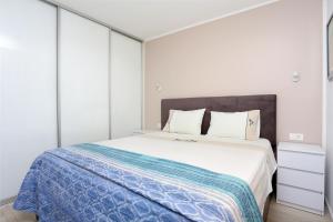 Apartments with parking space Kastel Gomilica, Kastela - 19248