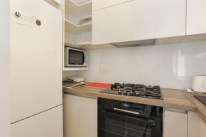 Apartments with parking space Kastel Gomilica, Kastela - 19248