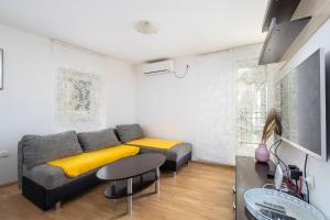 Seaside holiday house Kastel Sucurac, Kastela - 19241 