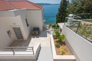 Family friendly seaside apartments Zivogosce - Mala Duba, Makarska - 19149