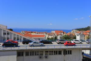 Apartments with WiFi Makarska - 19038