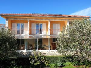 Apartments by the sea Cizici, Krk - 19177 