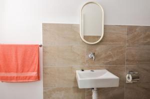 Seaside house for families with children Zavalatica, Korcula - 19045