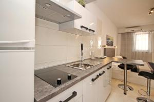 Apartments with parking space Baska, Krk - 19195