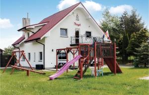 Gorgeous Home In Rusinowo With Wifi