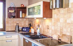 Amazing Home In Izbica With 3 Bedrooms, Wifi And Outdoor Swimming Pool