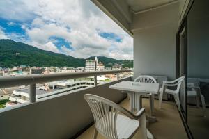 Patong Tower apartment by Lofty