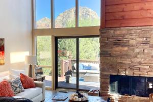 Mountain-View Deck Bright Sedona Home