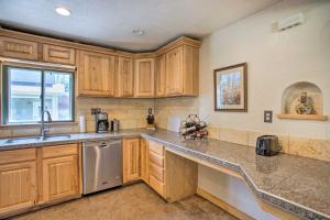 Well-Appointed Fruita Townhome Hike and Bike Nearby