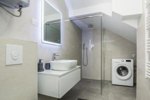 Apartments with parking space Vir - 20013