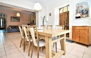 Maisons de vacances Beautiful home in Saint-Germain with Outdoor swimming pool and 2 Bedrooms : photos des chambres