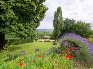 Maisons de vacances Gite Azerat, 3 pieces, 4 personnes - FR-1-616-161 : photos des chambres