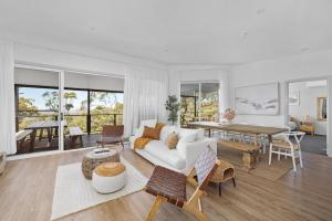 Seascape Retreat - Magnificent 5 Bedroom Home