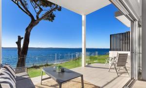 Baydream on the Beach - With Breathtaking Water Views